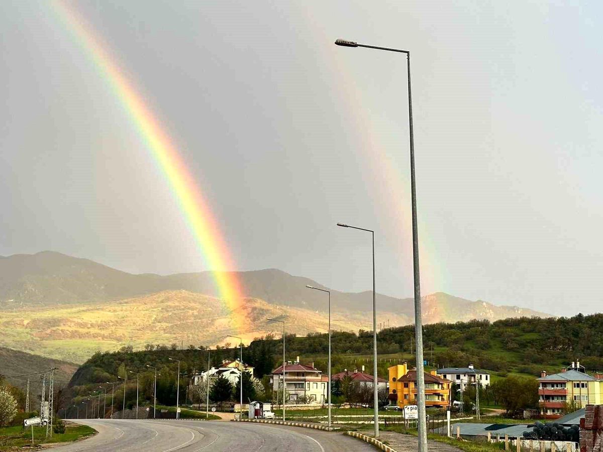 Tunceli'de gökkuşağı görsel şölen sundu