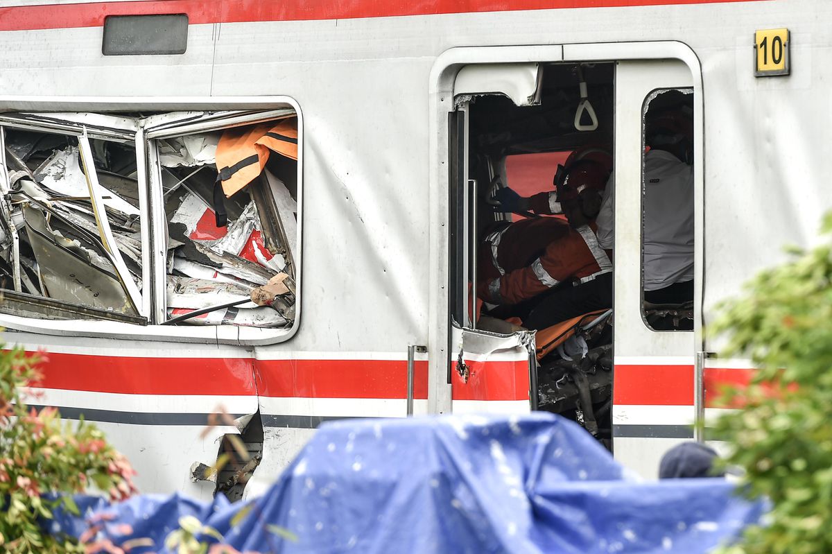 Albüm: Endonezya'da Tren Kazası: 14 Ölü, 84 Yaralı