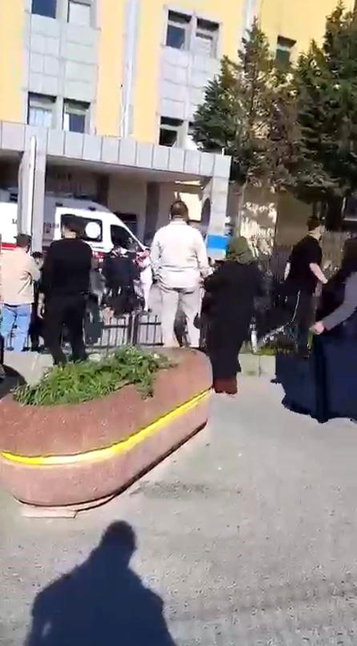 Arnavutköy'de trafik kavgası hastaneye taştı: 2 yaralı