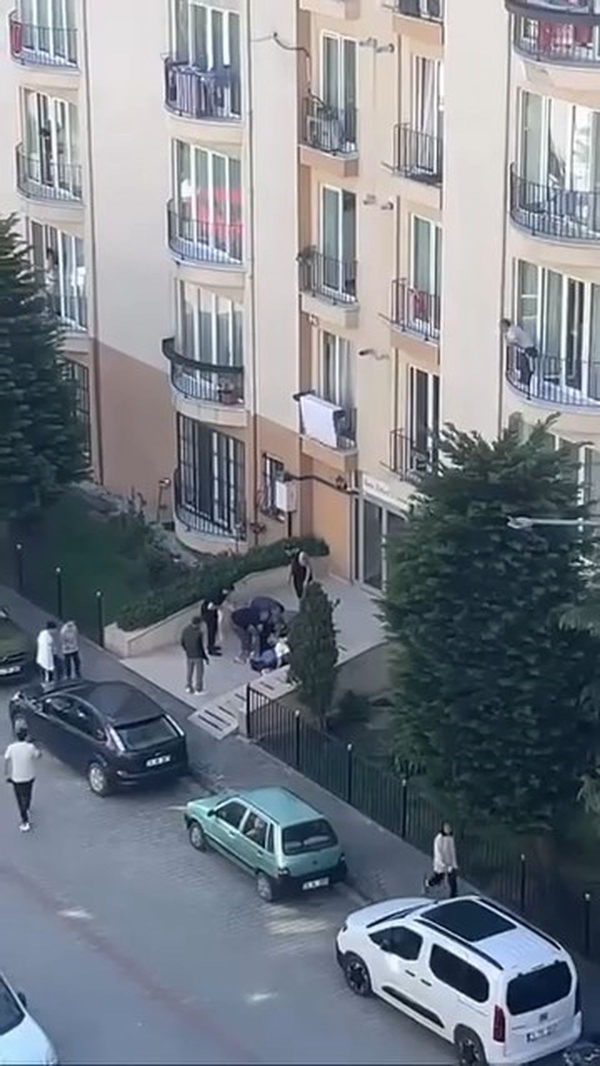 Başakşehir'de Alacak Meselesi Yüzünden Silahlı Kavga: Bir Yaralı