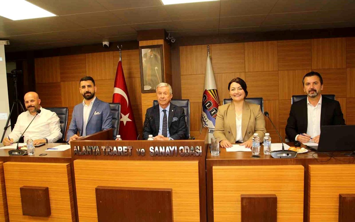 Başkan Erdem: "Alanya'nın tarımsal potansiyelini daha ileriye taşımak için çalışıyoruz"