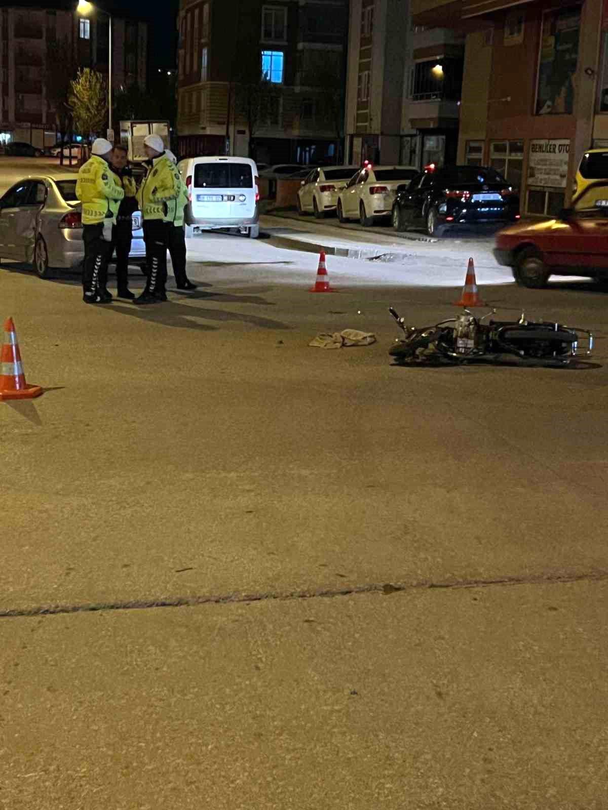 Çorum'da otomobil ile motosiklet çarpıştı: 1 yaralı