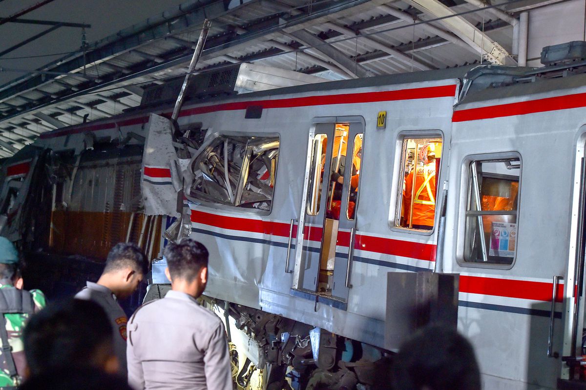 Endonezya'da Tren Kazası: 14 Ölü, 84 Yaralı