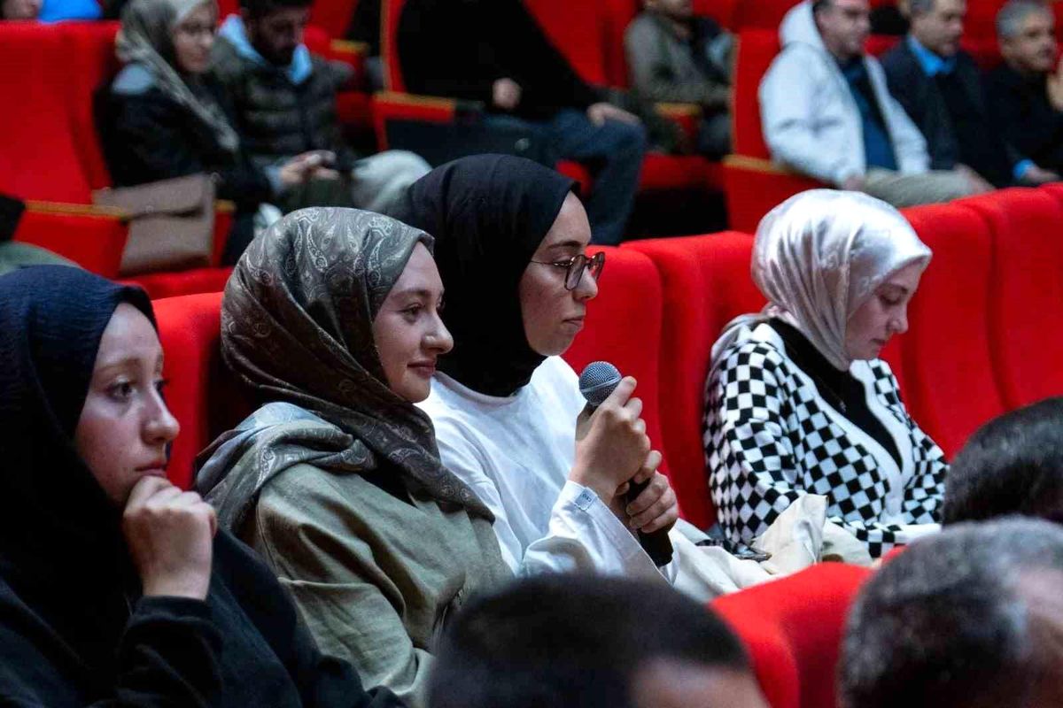 Erzincan'da din, felsefe ve bilim üzerine konferans