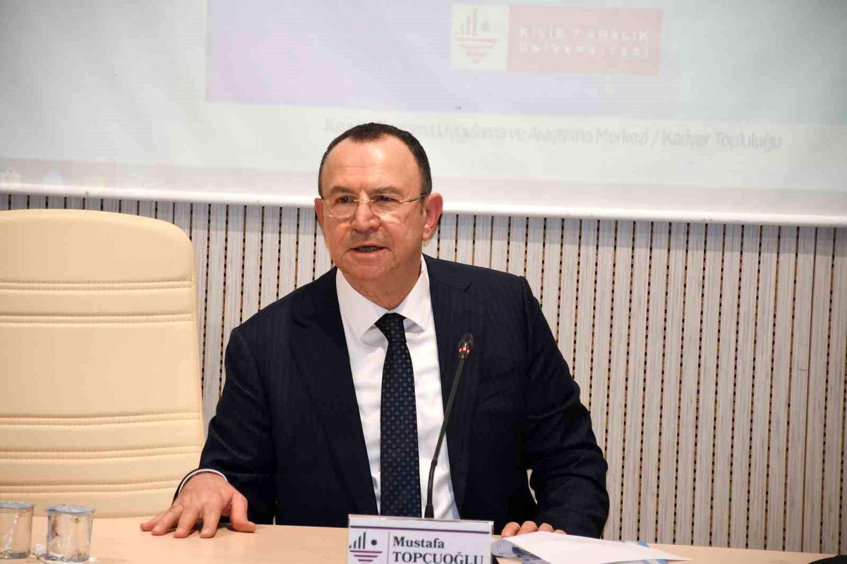 Gülsan Holding Yönetim Kurulu Başkanı Mustafa Topçuoğlu, Kilis'te Üniversitelilerle buluştu