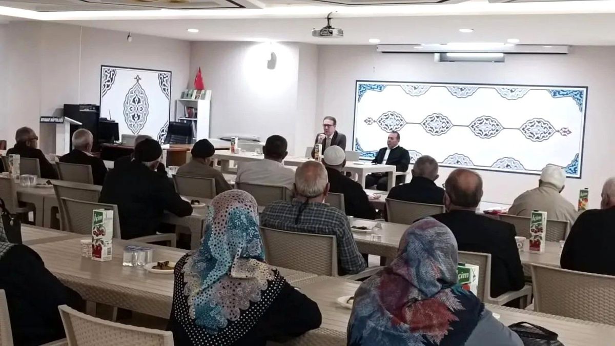 Hacı adaylarına kutsal yolculuk öncesi bilgilendirme