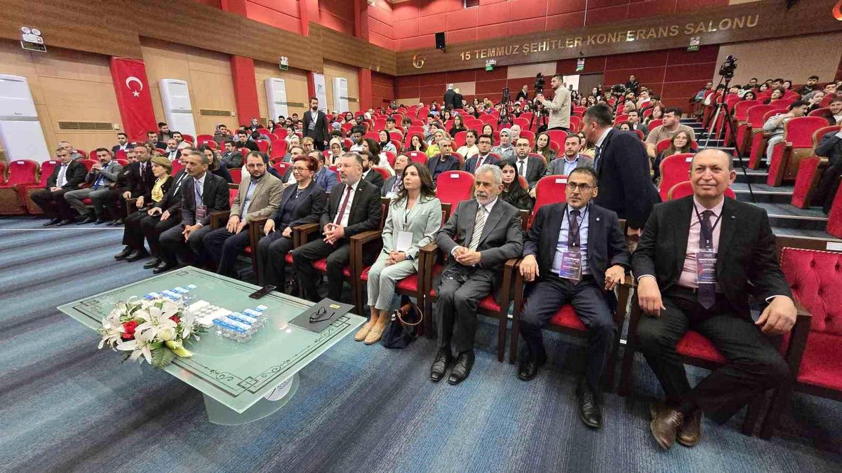 "Hakikat ve Etik" Karabük'te masaya yatırıldı