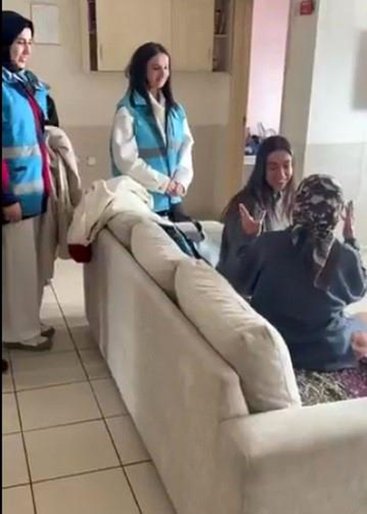 İlmek ilmek sevgi: Gençlerden yaşlılara yürek ısıtan hediye