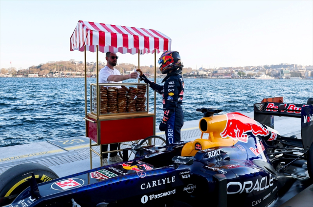 istanbulda formula 1 aracini s 1c13cd8f0e 9660 2 m