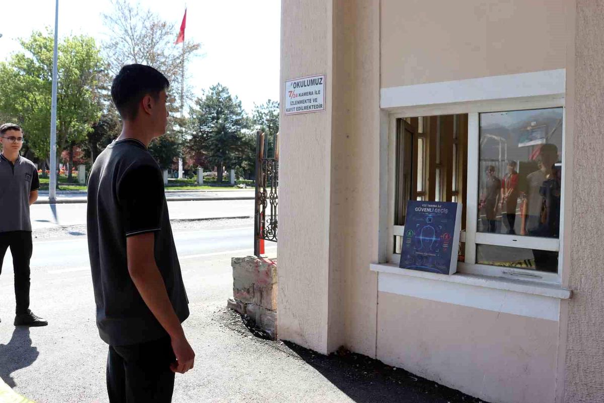 Öğretmenler yapay zeka ile okul güvenliğini artırdı