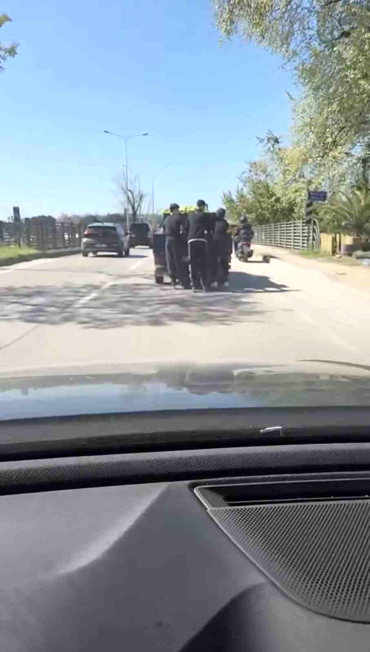 Patenli gençlerin tehlikeli yolculuğu kamerada