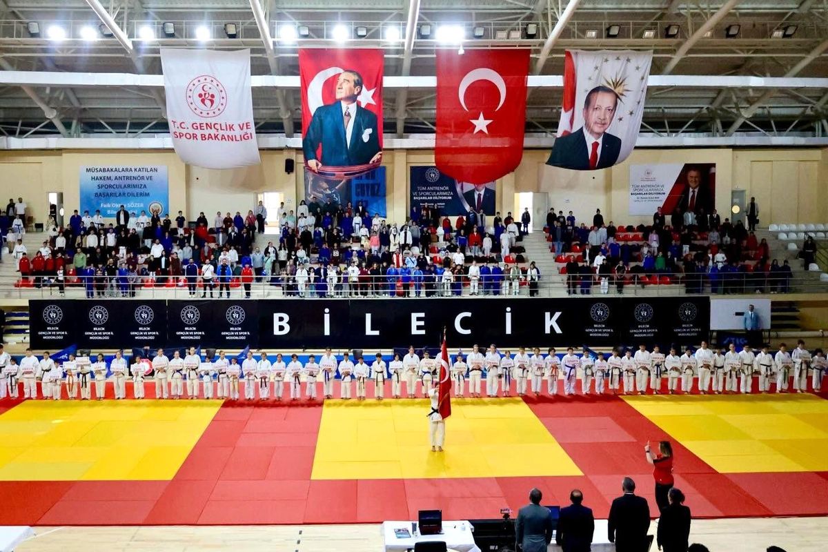 63 ilden 355 sporcu judo şampiyonası için Bilecik'te mücadele ediyor