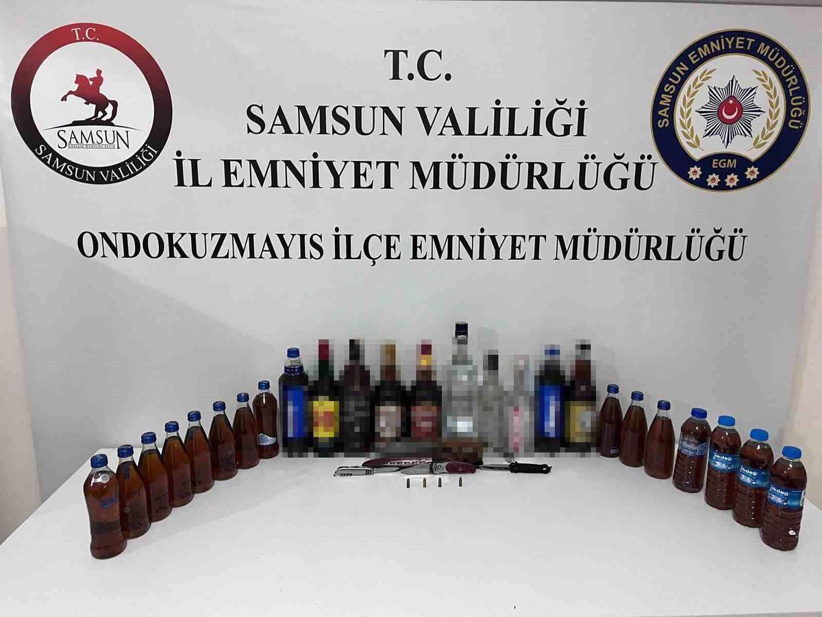 Alkollü sürücünün aracından sahte içki çıktı