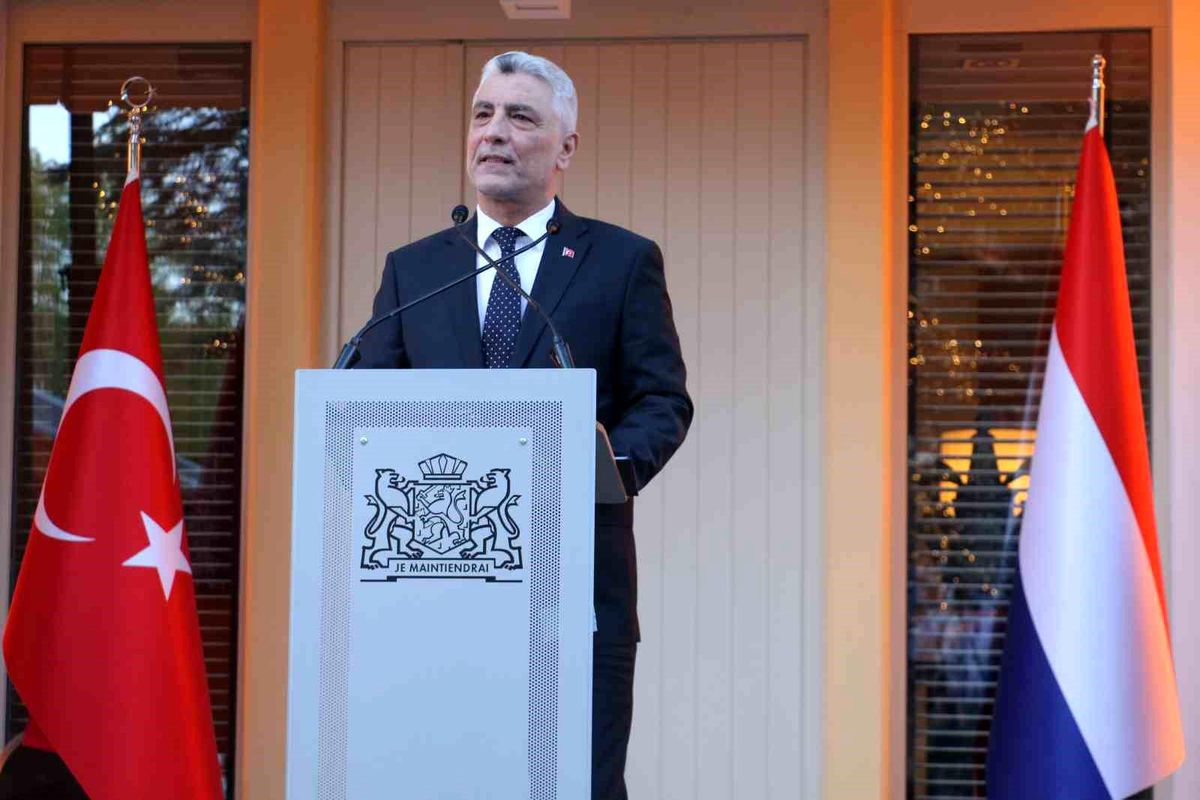 Bakan Bolat: 'Hollanda, Türkiye'nin AB üyesi ülkeler arasındaki en önemli ticaret ortaklarındandır