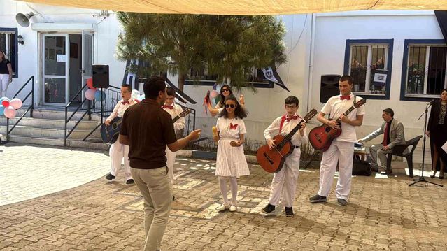 Bodrum’da özel öğrencilerden alkışlanan performans: “Hem vals yaptılar hem atölye açtılar”