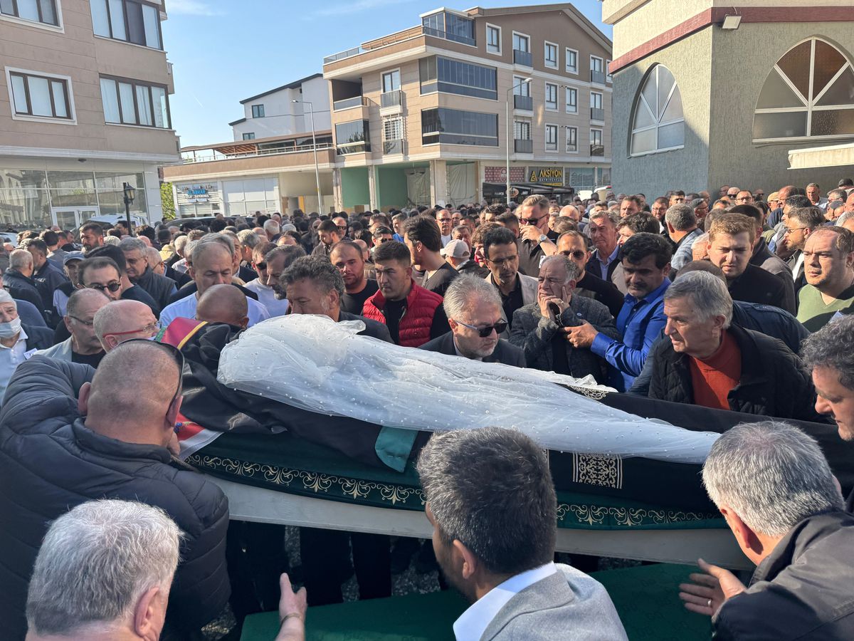 Borcunu ödemediği için icra takibi başlatan avukatı öldürdü, kız kardeşini yaraladı