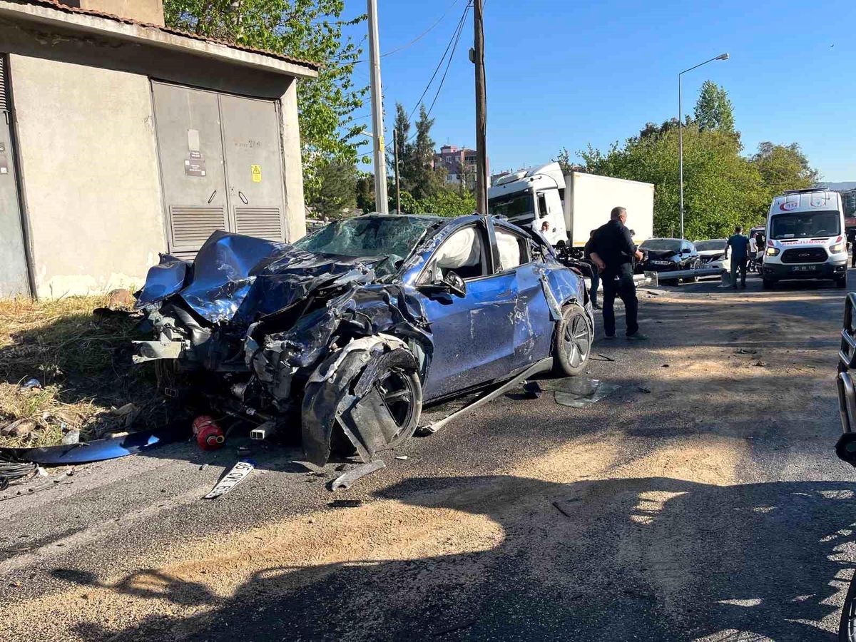 Bornova'daki tır faciasına ilişkin savcılıktan açıklama: Olay yerinde fren izi yok