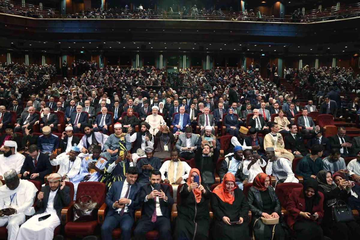 Cumhurbaşkanı Erdoğan: "Müslümanlar olarak zorlu ve sancılı bir dönemden geçiyoruz"