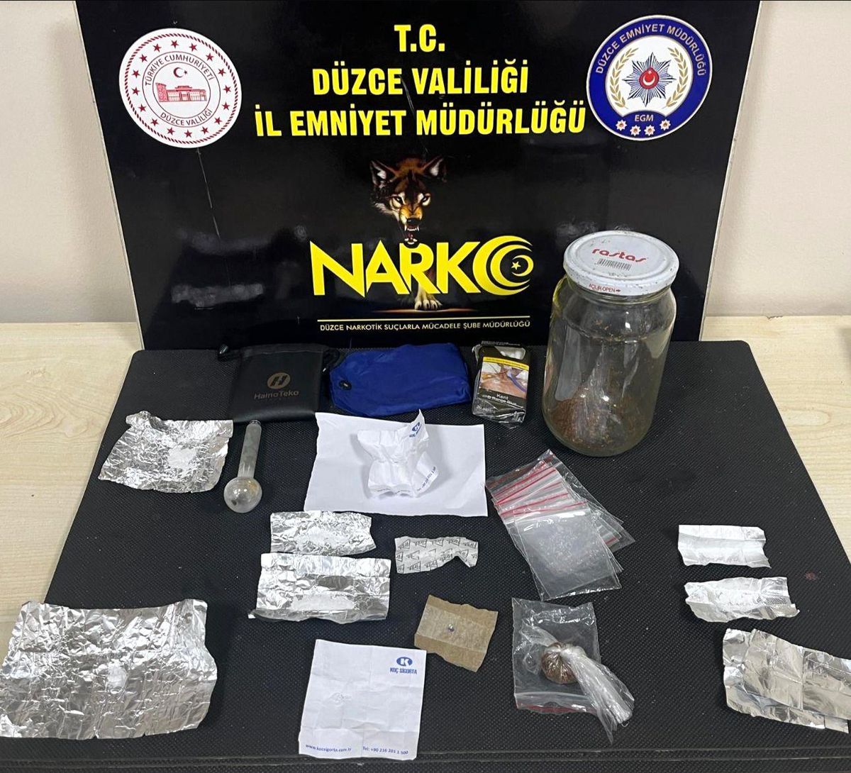 Düzce'de uyuşturucu operasyonunda 2 kişi tutuklandı