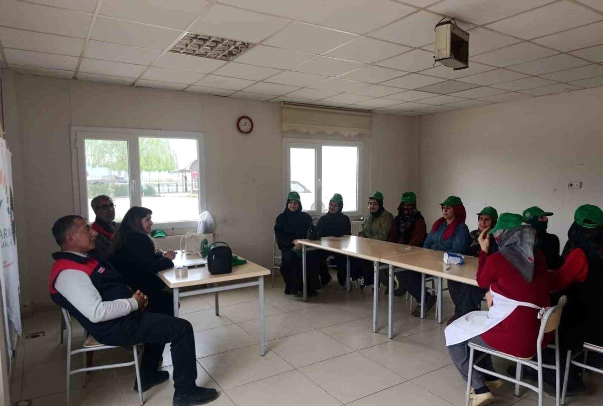 Elazığ'da kadın üreticilere tarım eğitimi