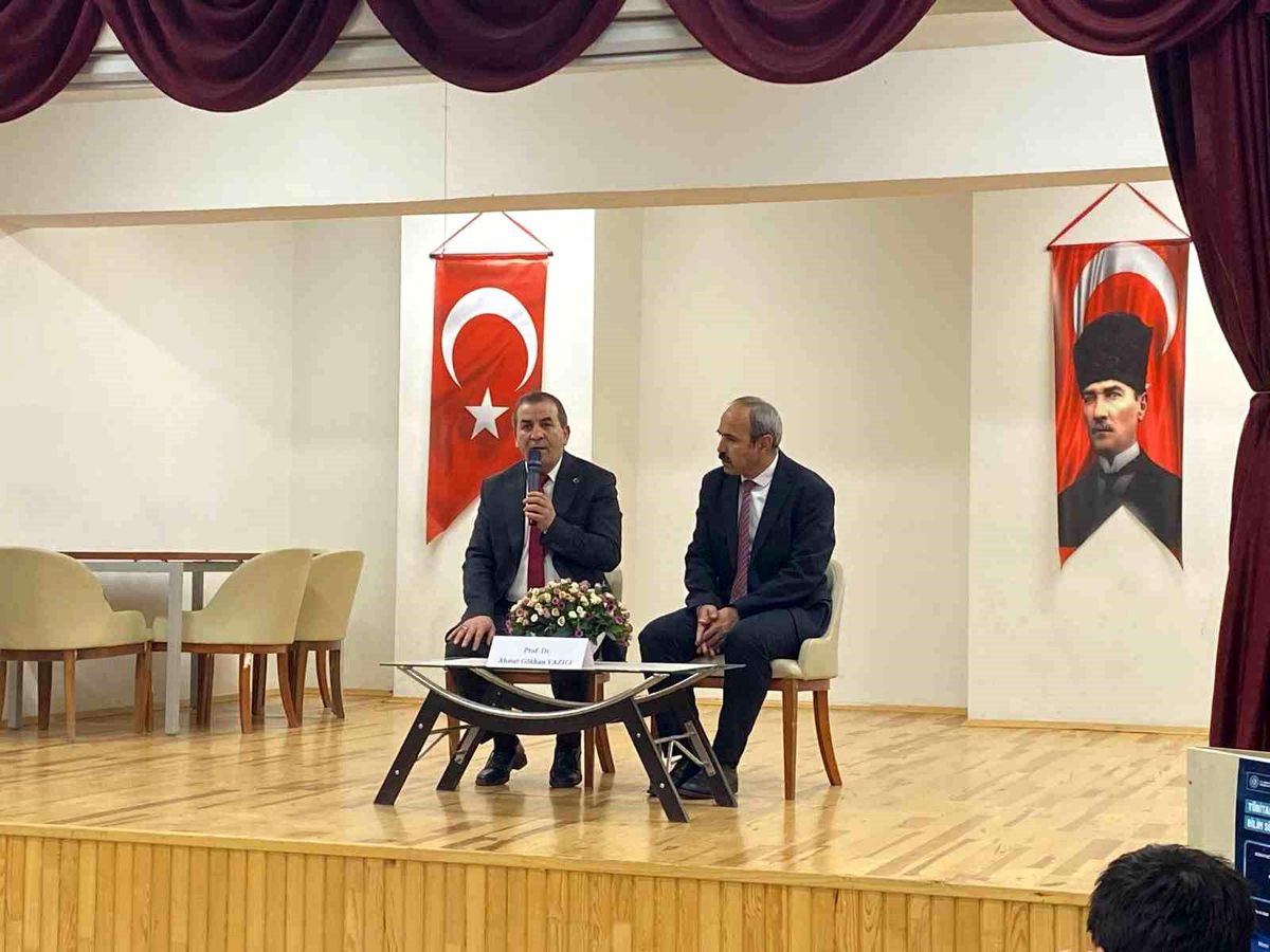 Erzincan'da gençlere sağlıklı yaşam ve spor vurgusu