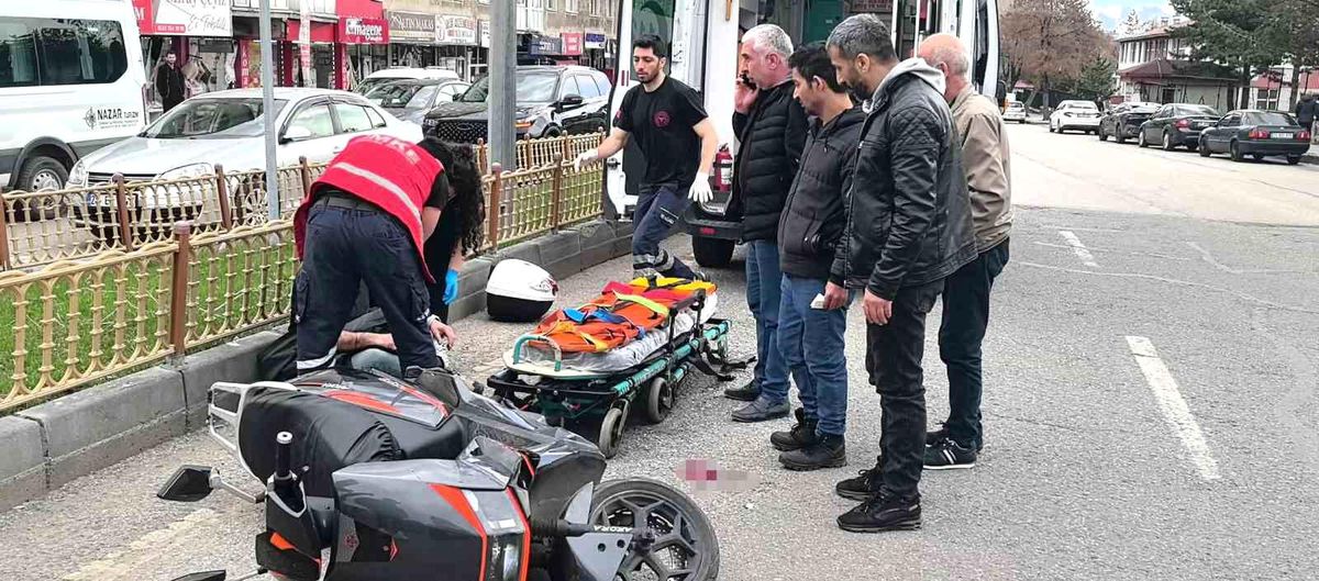 Erzurum'da otomobille çarpışan motosikletin sürücüsü yaralandı