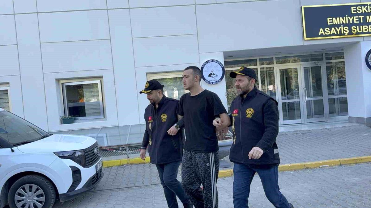 Eskişehir'de 1 kişinin öldüğü bıçaklı kavgayla ilgili 3 şüpheli tutuklandı