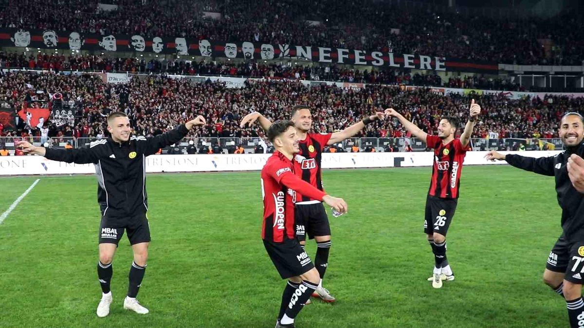 Eskişehirspor'dan çiftetelliyle tur sevinci
