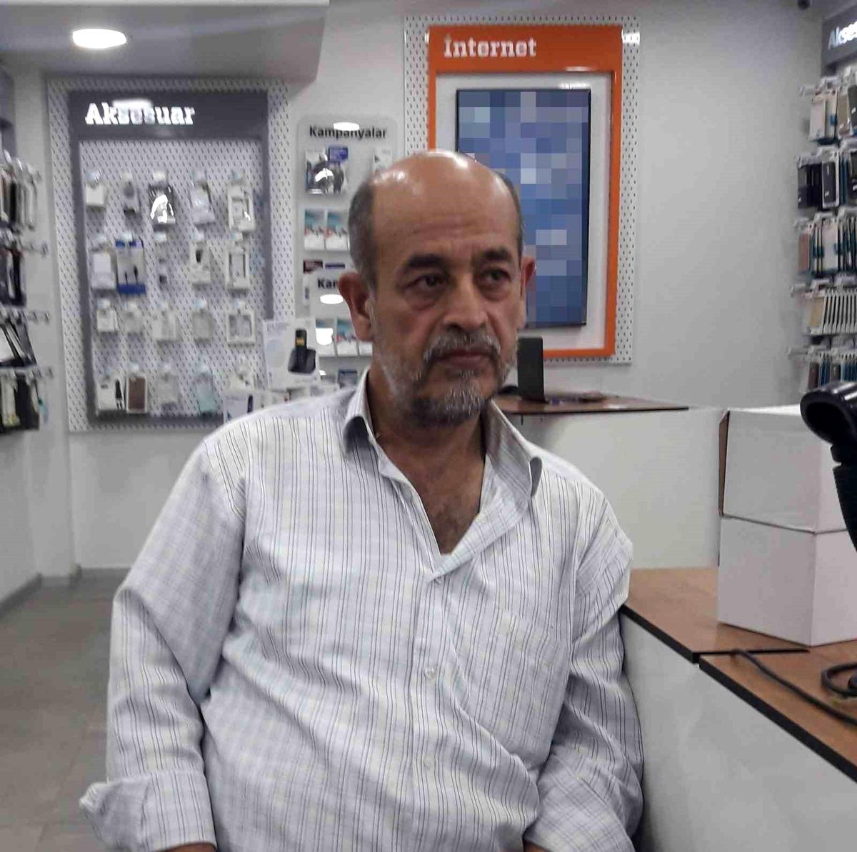 Kağıthane'de gecekondunun çatısına uçan servis aracının şoförü hayatını kaybetti