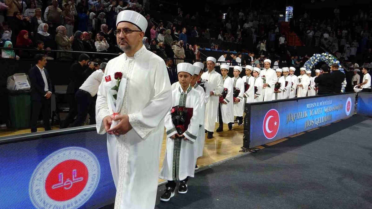 Mersin'de 260 öğrenci hafızlık icazeti aldı