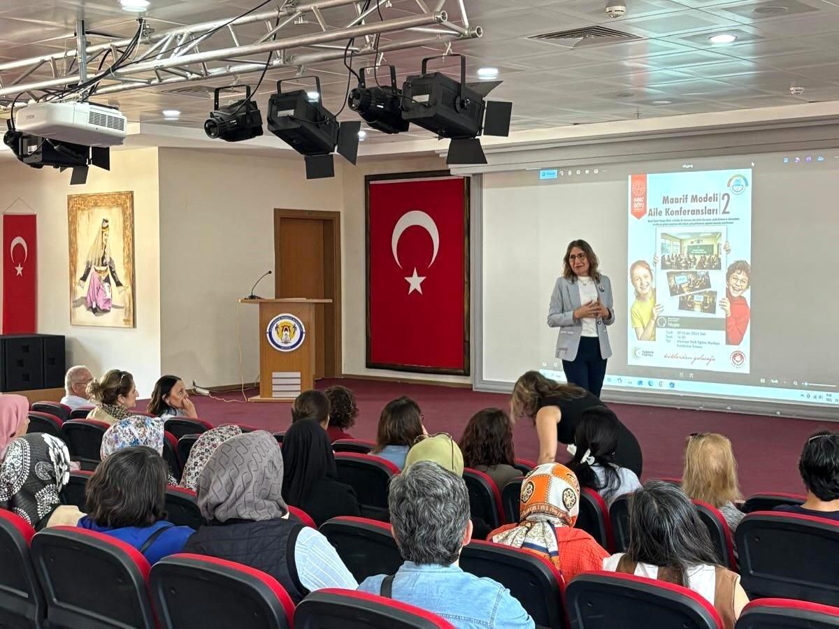 Muğla'da "Maarif Modeli Aile Konferansları" devam ediyor