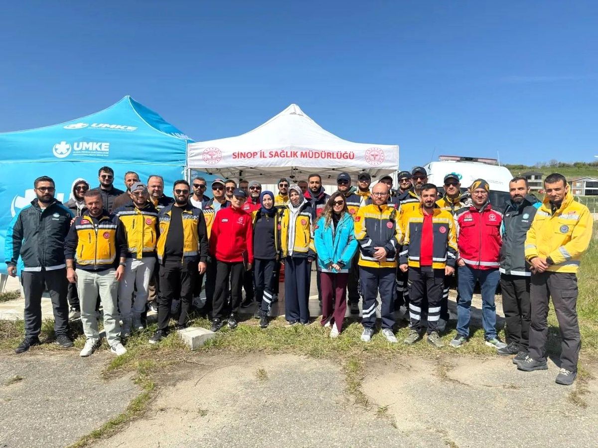 Sinop'ta ambulans sürücülerine havalimanında eğitim
