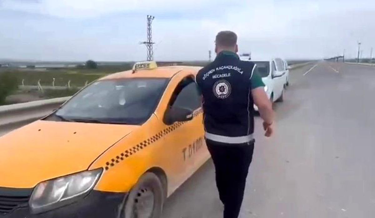 Hatay'da göçmen kaçıran 2 sürücüye 334 bin TL ceza