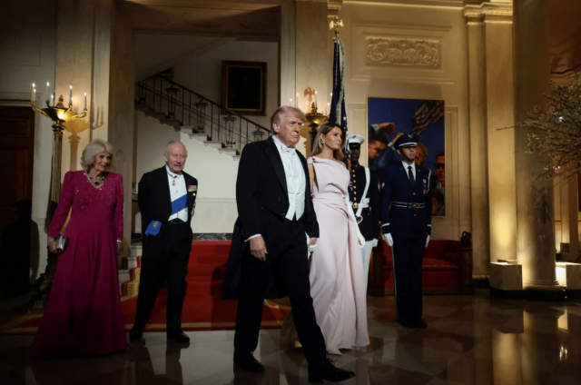 trump kral charlesin katildigi 19789093 4484 2 m