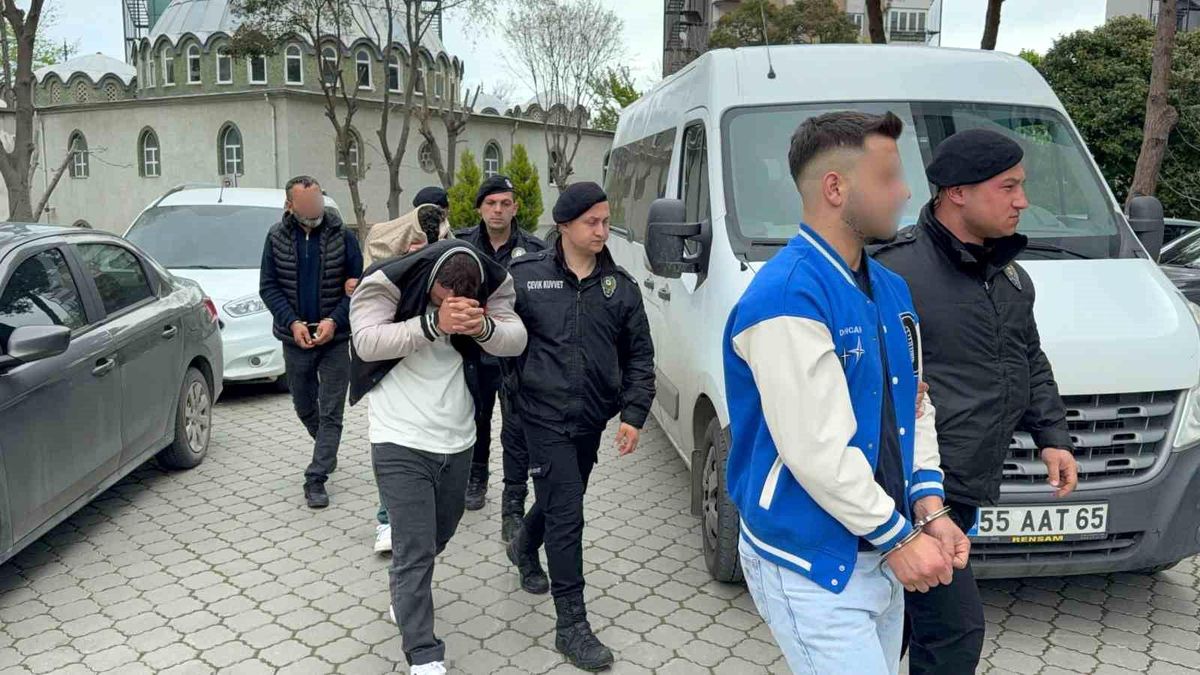 Uyuşturucu operasyonunda 5 şüpheli adliyeye sevk edildi