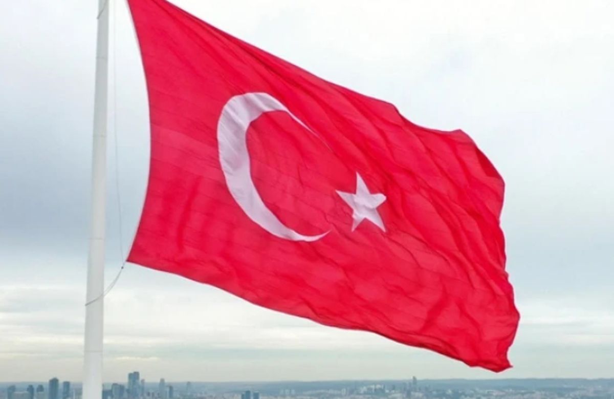 1 Mayıs’ta bayrak asılır mı asılmaz mı?