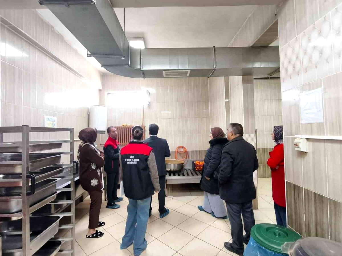 Ağrı'da öğrenci yurtları ve pansiyonlarda gıda denetimi sürüyor