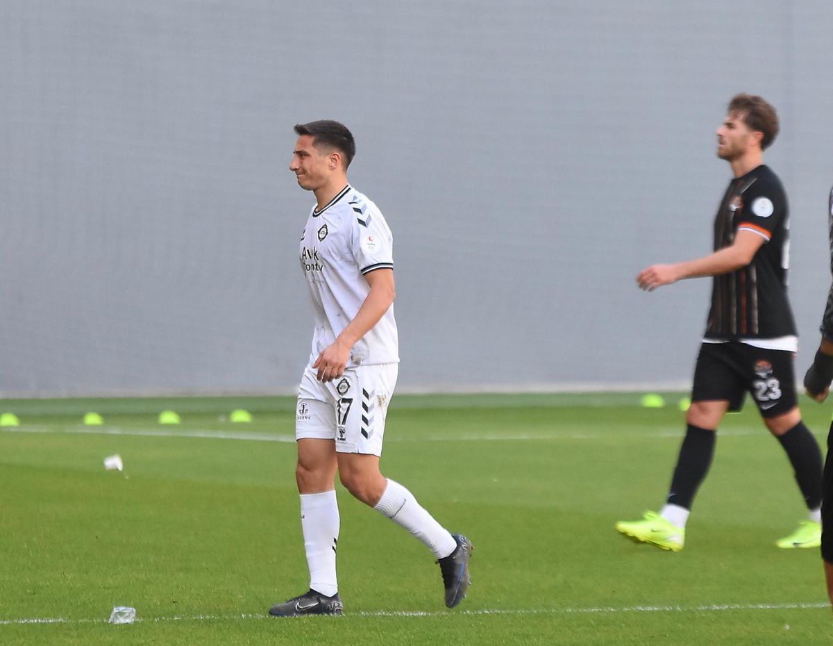 Altay'ın genç santrforu Ünal Alihan Kavlak ameliyat olacak