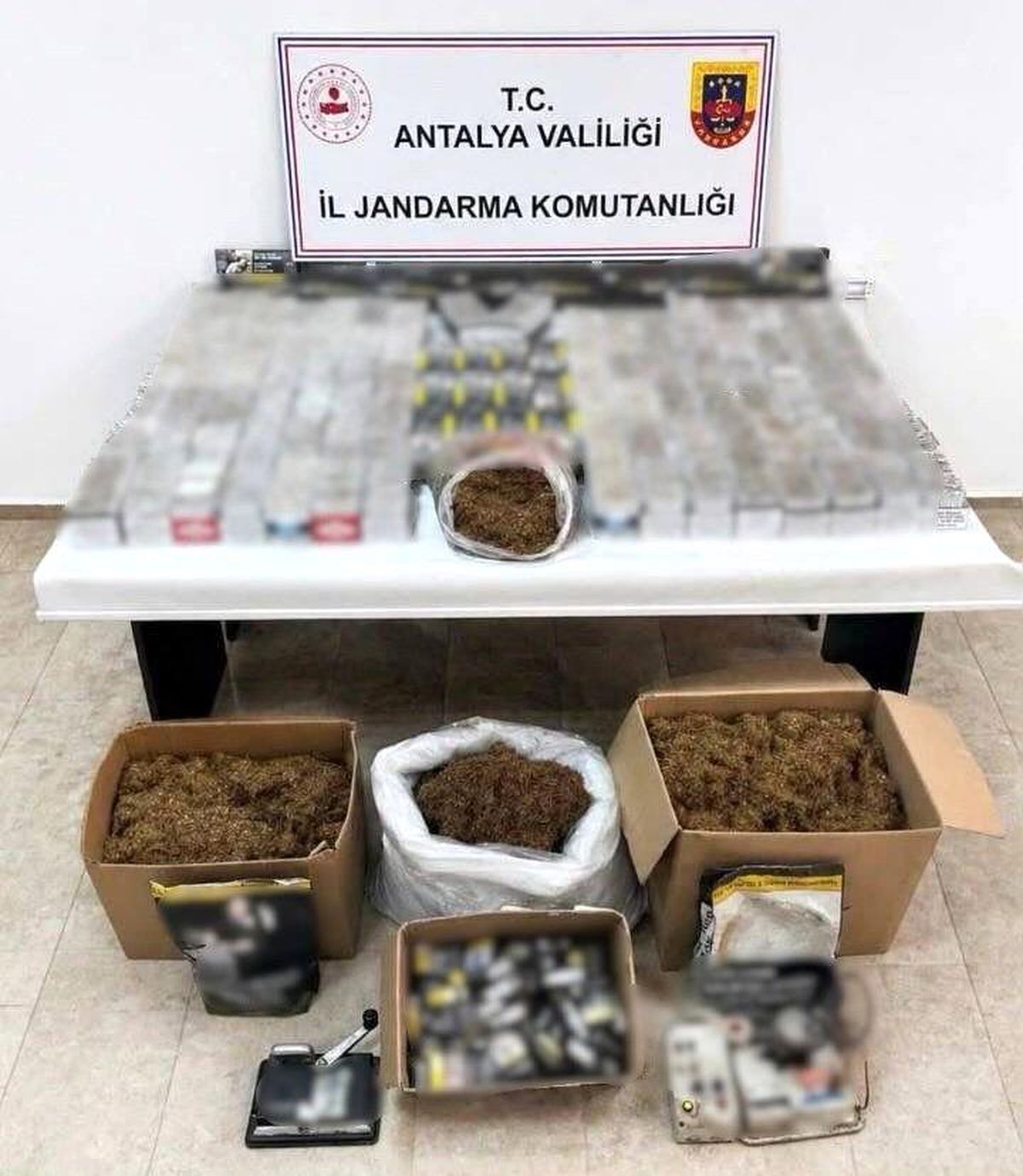 Antalya'da jandarmadan kaçakçılık operasyonu