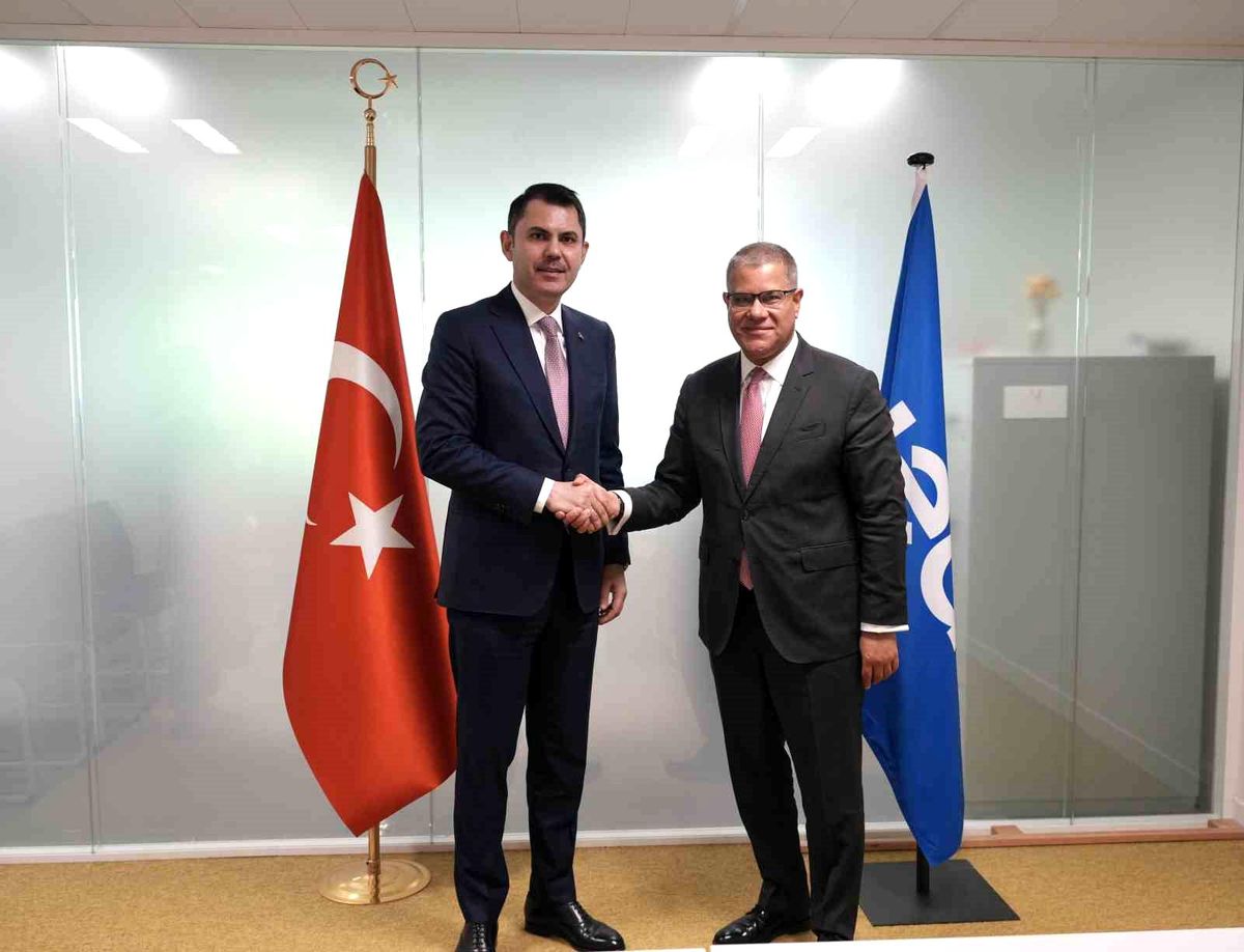 Bakan Kurum'dan Fransa'da COP31 diplomasisi