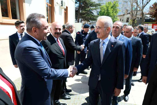 Başkan Dere, Sungurlu’nun ulaşım ihtiyaçlarını Bakan Uraloğlu’na iletti