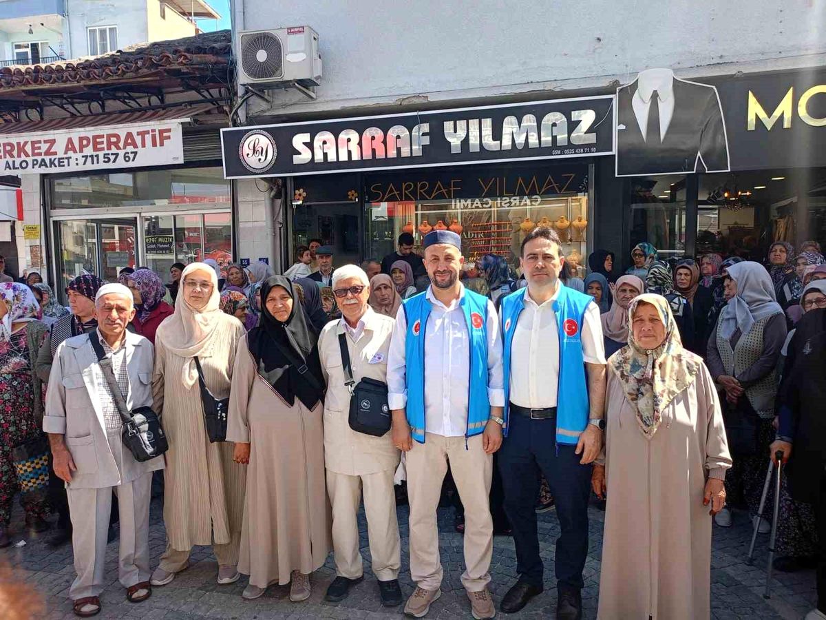 Çine'de hacı adayları dualarla uğurlandı