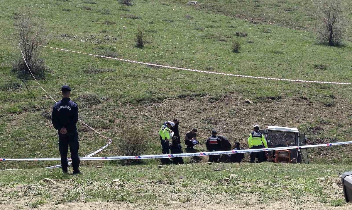 Çorum'da traktör dere yatağına devrildi: 1 ölü, 3 yaralı