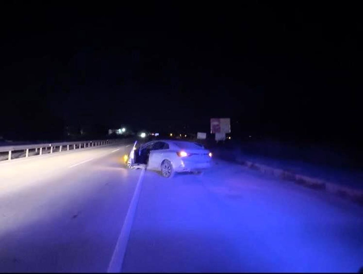 Tosya'da Otomobil Bariyerlere Çarptı: 3 Yaralı