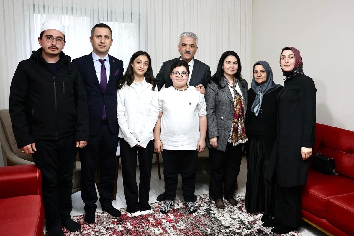 Düzce'de şehit ailesine anlamlı ziyaret