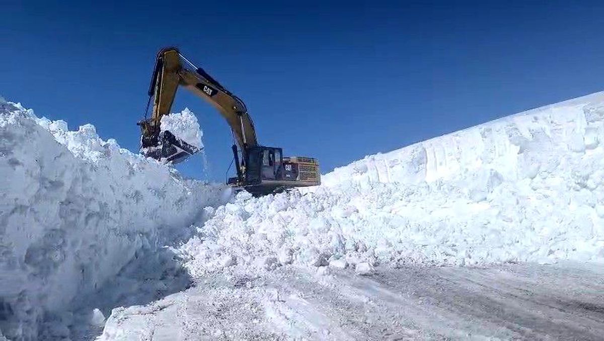 Erzurum'da 2 bin 900 rakımda karla mücadele