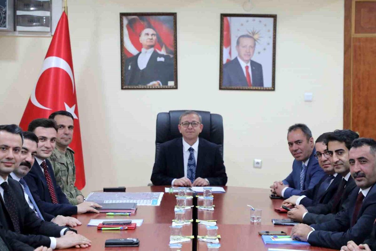 Kars'ta sığınaklar masaya yatırıldı: Koordinasyon toplantısı gerçekleştirildi