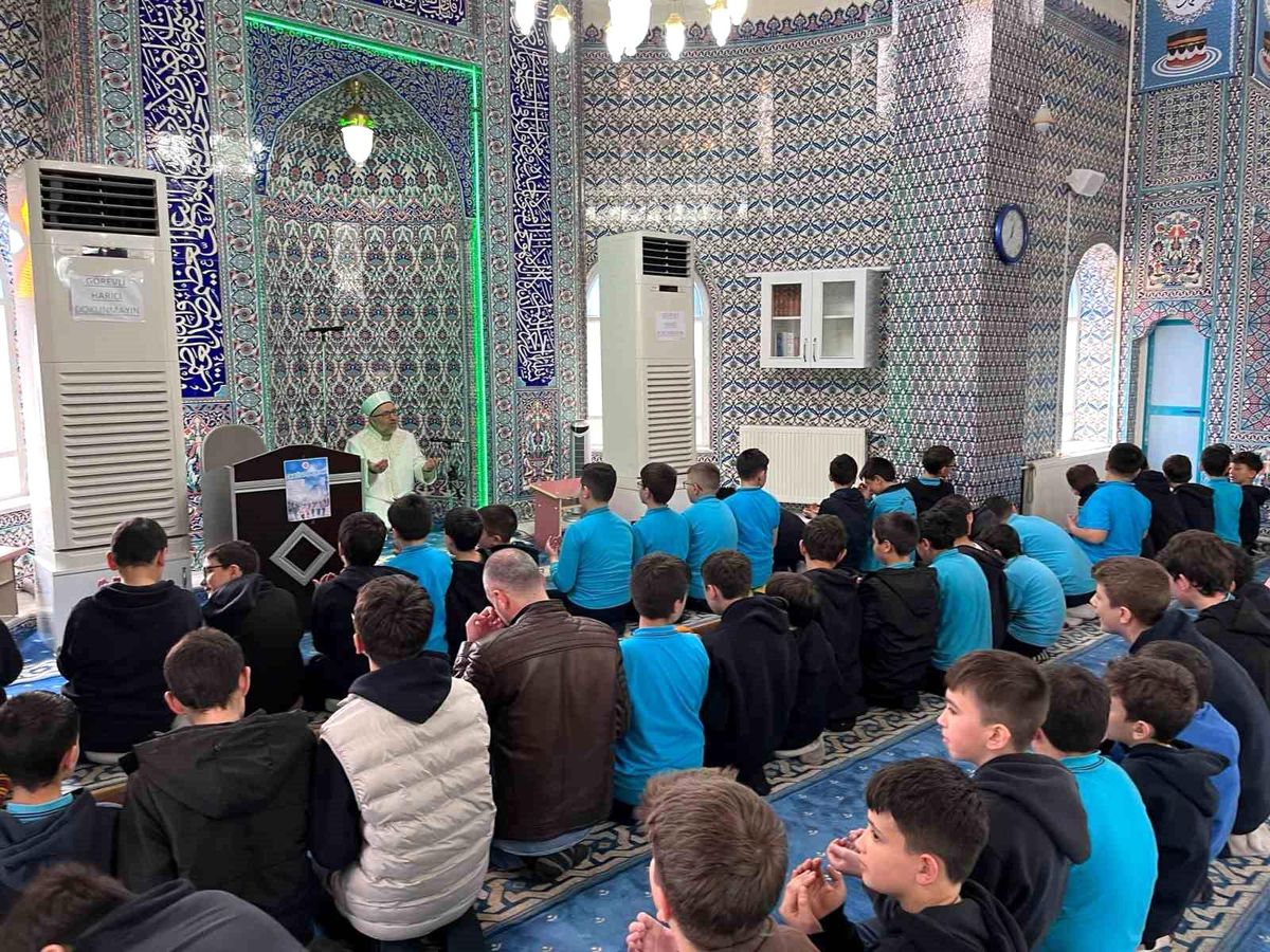 Kütahya'da ÇEDES yıl sonu şenlikleri başladı