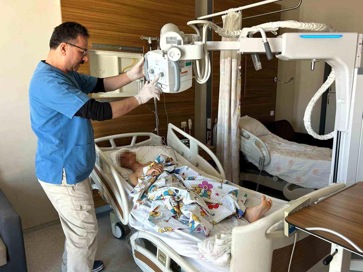 Kuzeninin öldüğünden habersiz iyileşeceği günü bekliyor