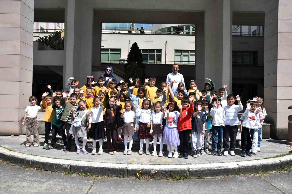 Öğrenciler dondurulmuş hayvan müzesini yakından inceledi